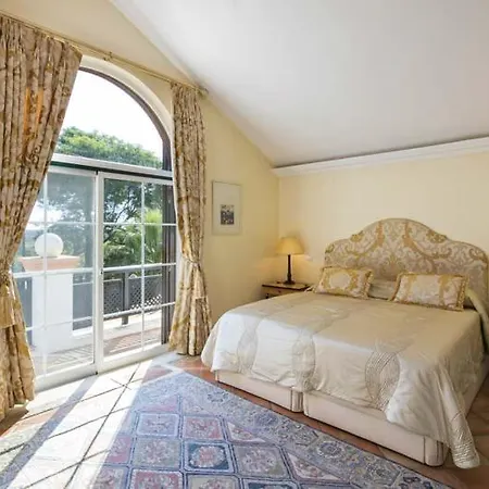 Sleeps 8 Pool Air Con T607946 *