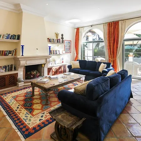 Sleeps 8 Pool Air Con T607946 Villa