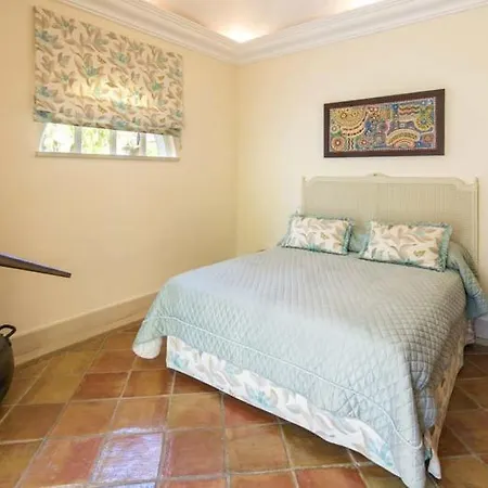 Sleeps 8 Pool Air Con T607946 *